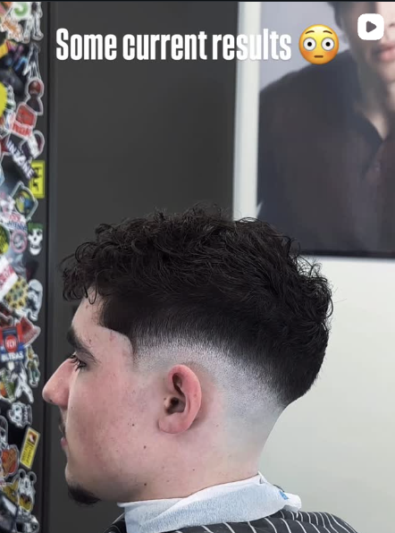 Aktuelles Ergebnis: präziser Curly Taper Fade