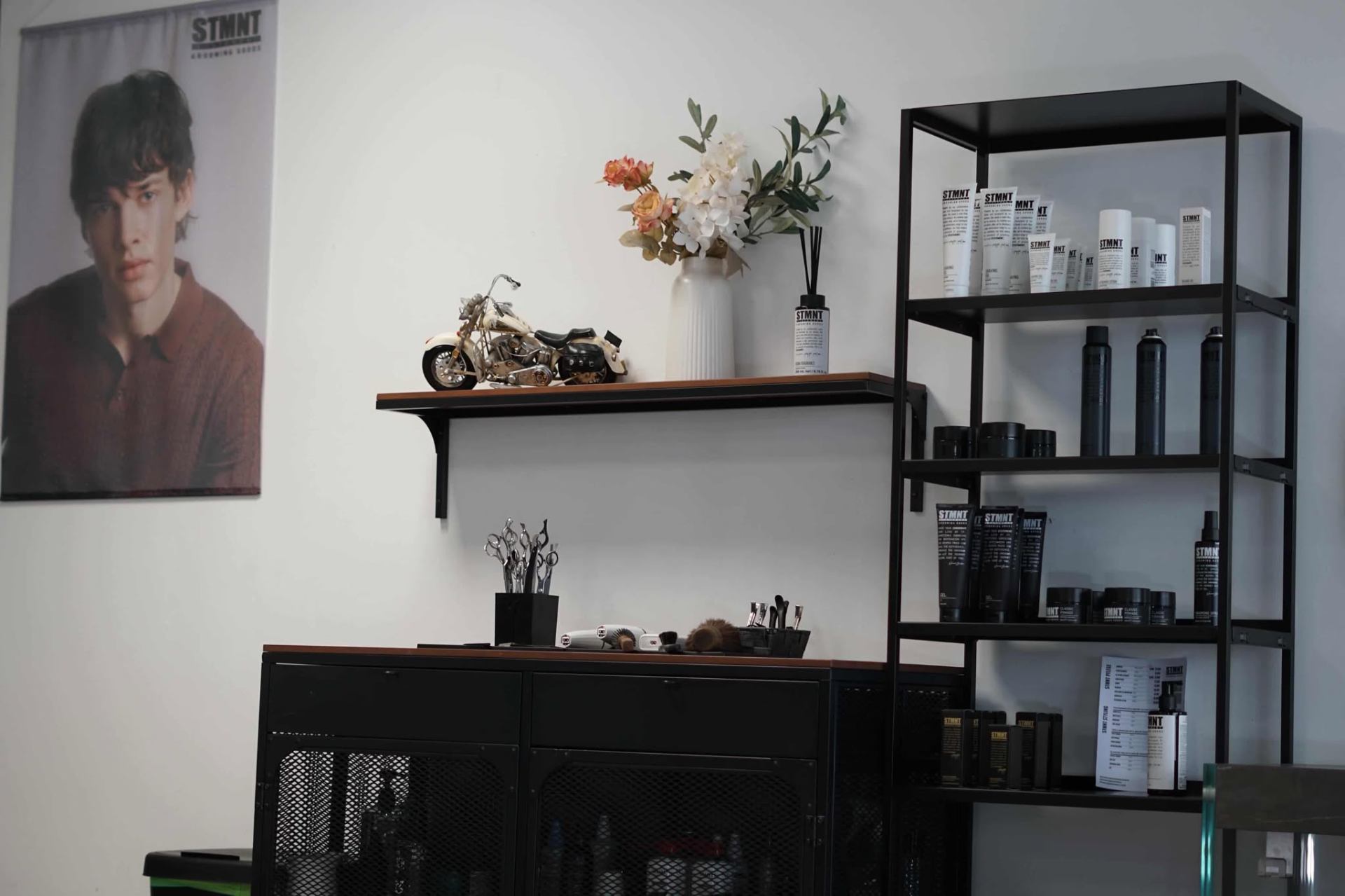 STMNT Grooming Goods Regal